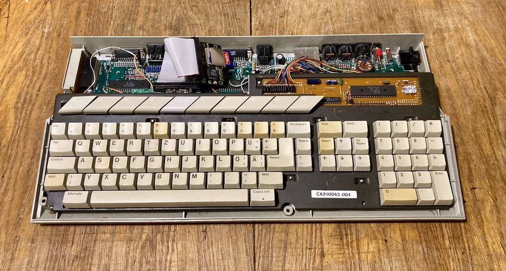 520 ST s MEGA ST kl�vesnic�