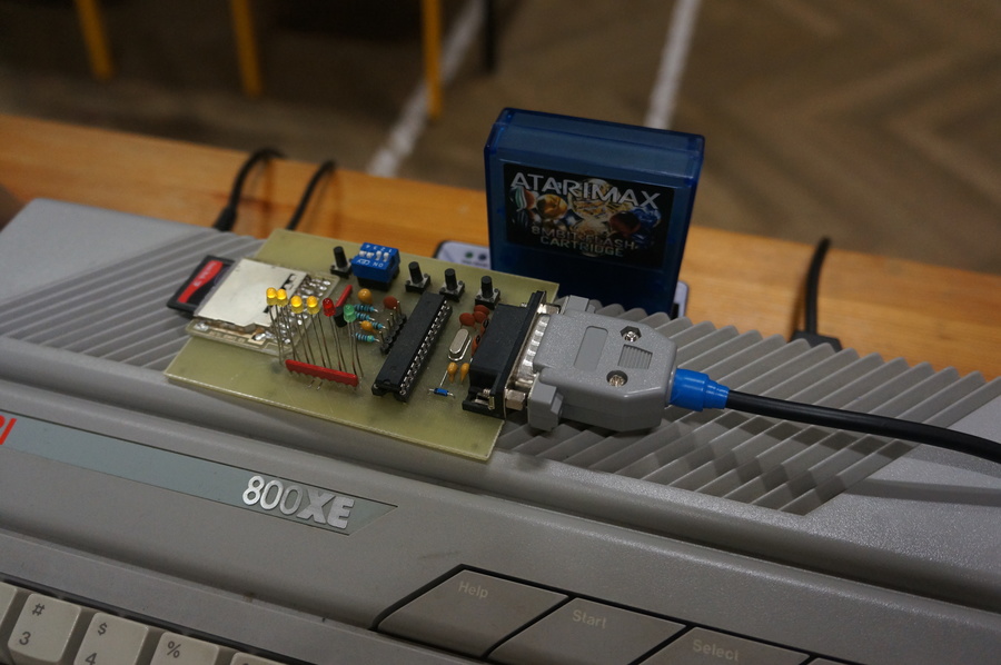 Atari 800XE with SDrive and AtariMAX cartridge
