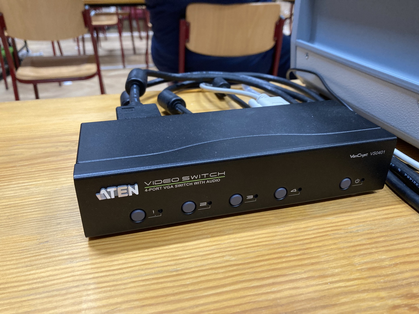 VGA video switch