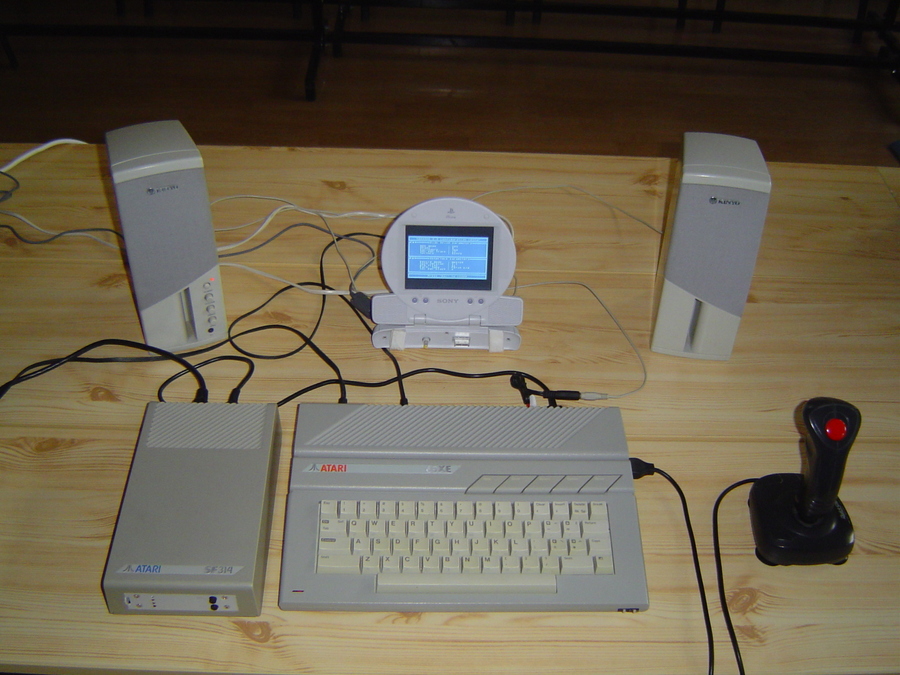 Atari 65XE with Sony PSOne LCD and SIO2IDE harddrive