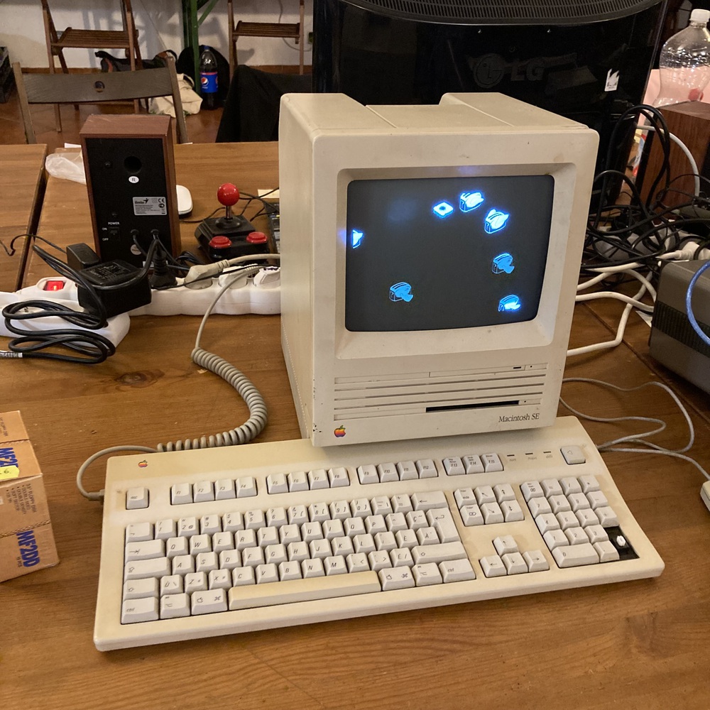 Apple Macintosh SE