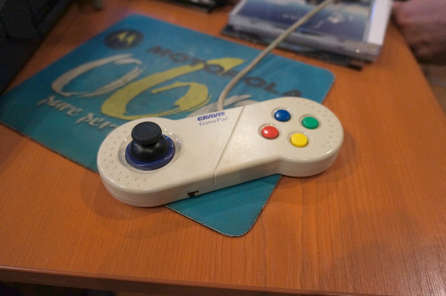 Gravis Gamepad