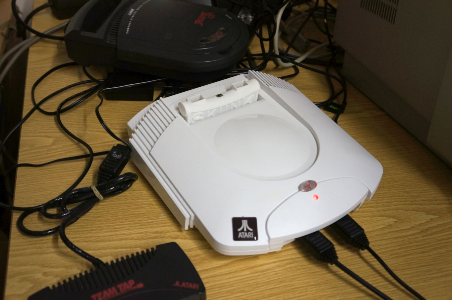 White Atari Jaguar with Skunk