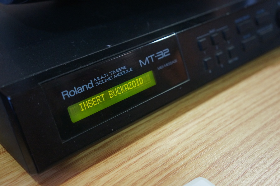 Roland MT-32 - insert buckazoid