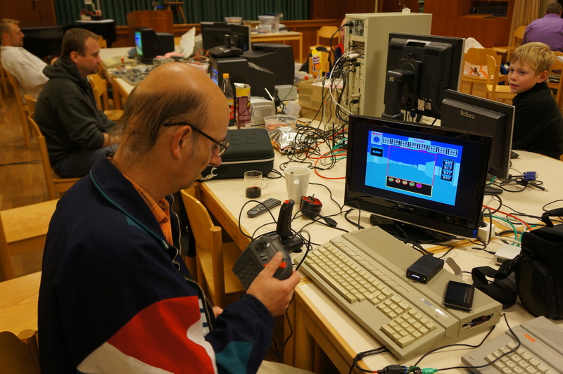 Zdenek plays MIDI Maze